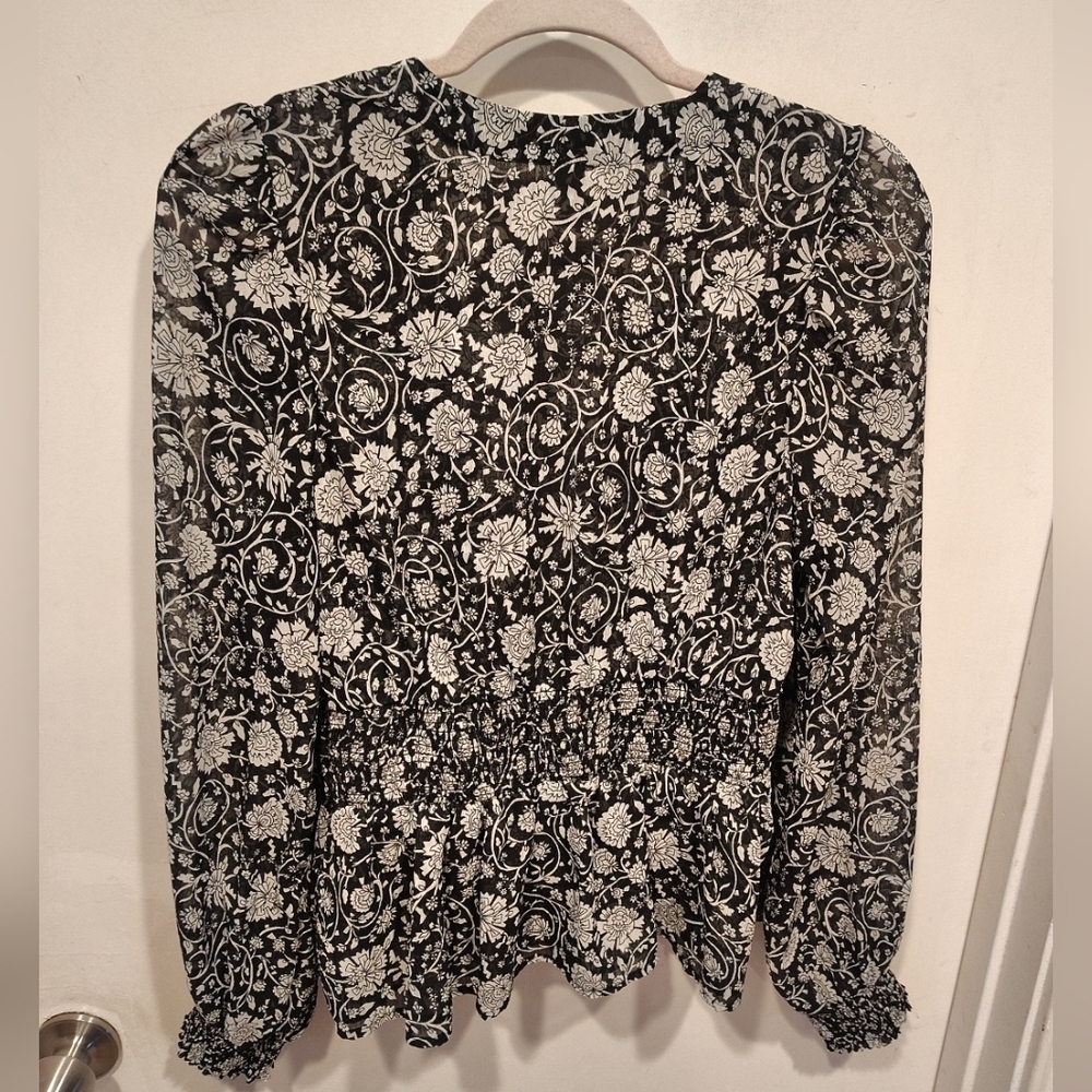 Old Navy Women's Black & White Floral Smocked Tie Waist Peplum Hem Top M Tall